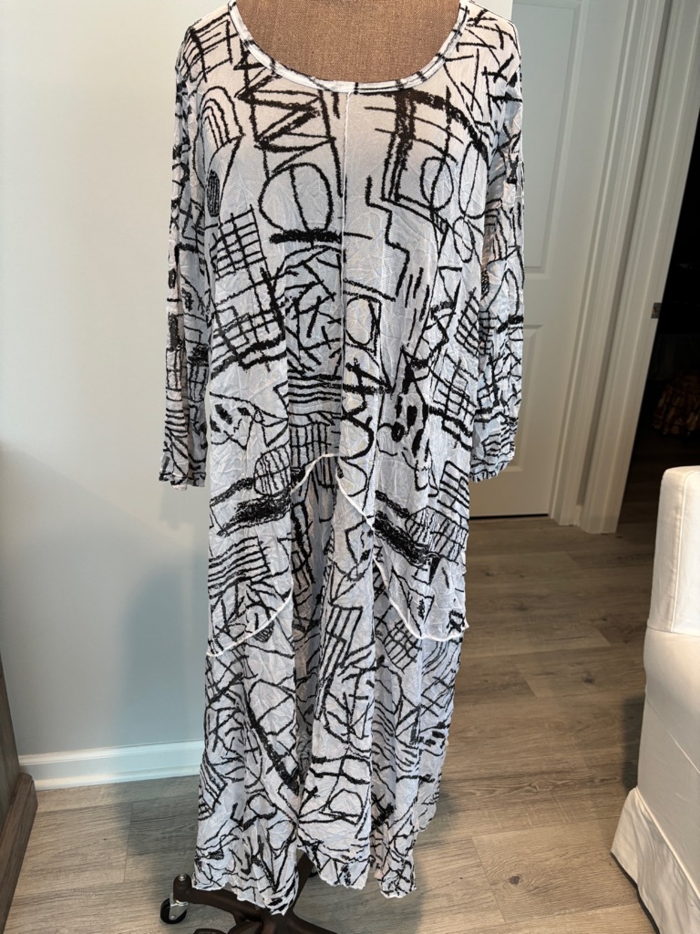 Comfy USA Black & White Abstract Maxi Dress